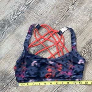 Lululemon Free To Be Wild sports bra size 4
